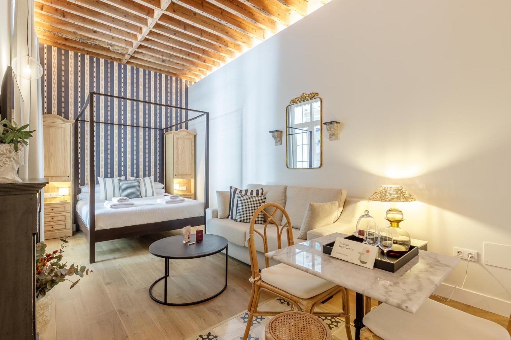 Palacio Vegafuente By Caleta Homes Appartamento