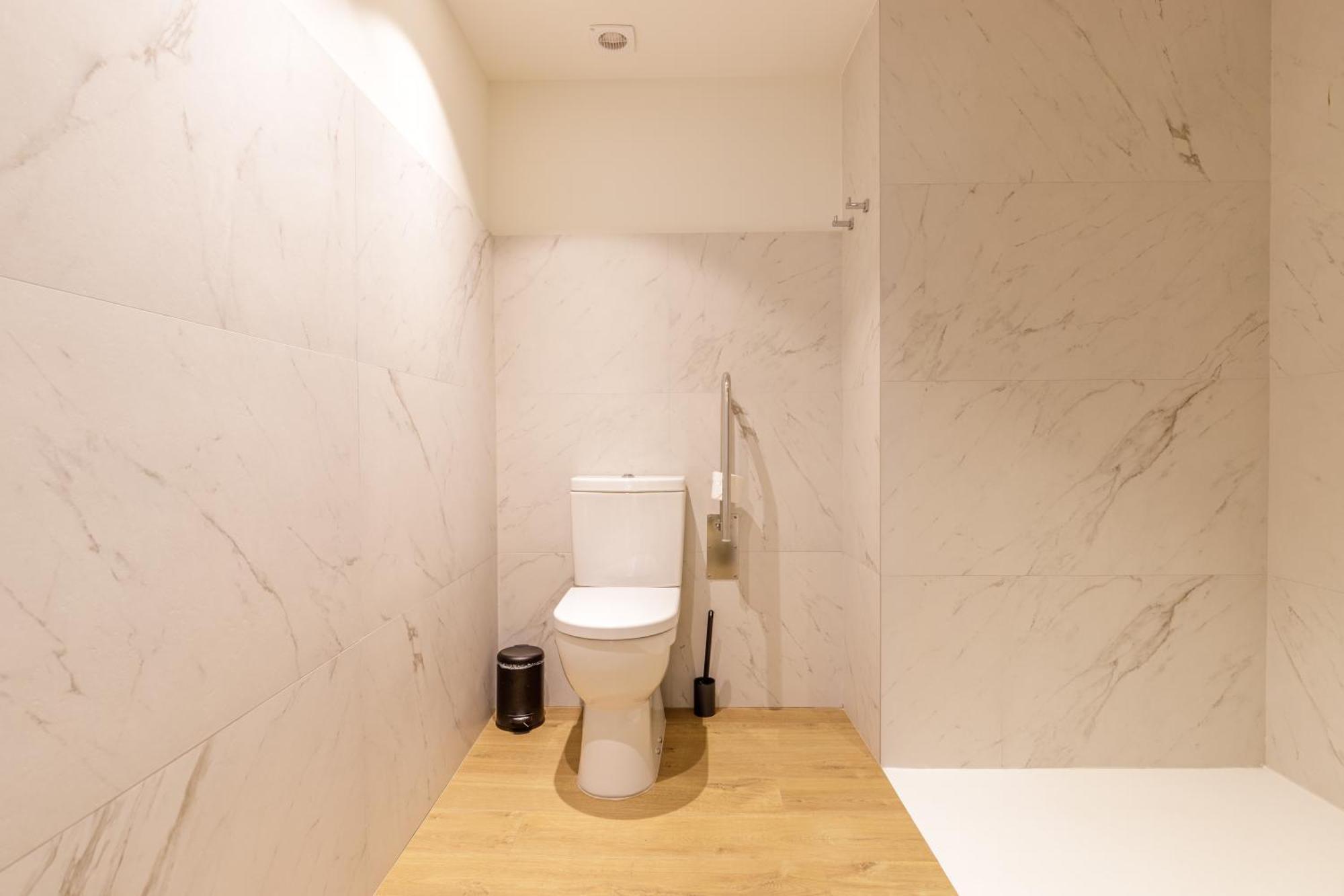 Palacio Vegafuente By Caleta Homes Appartamento